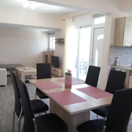 Helios & Elia Family Apartment Liapades Buitenkant foto