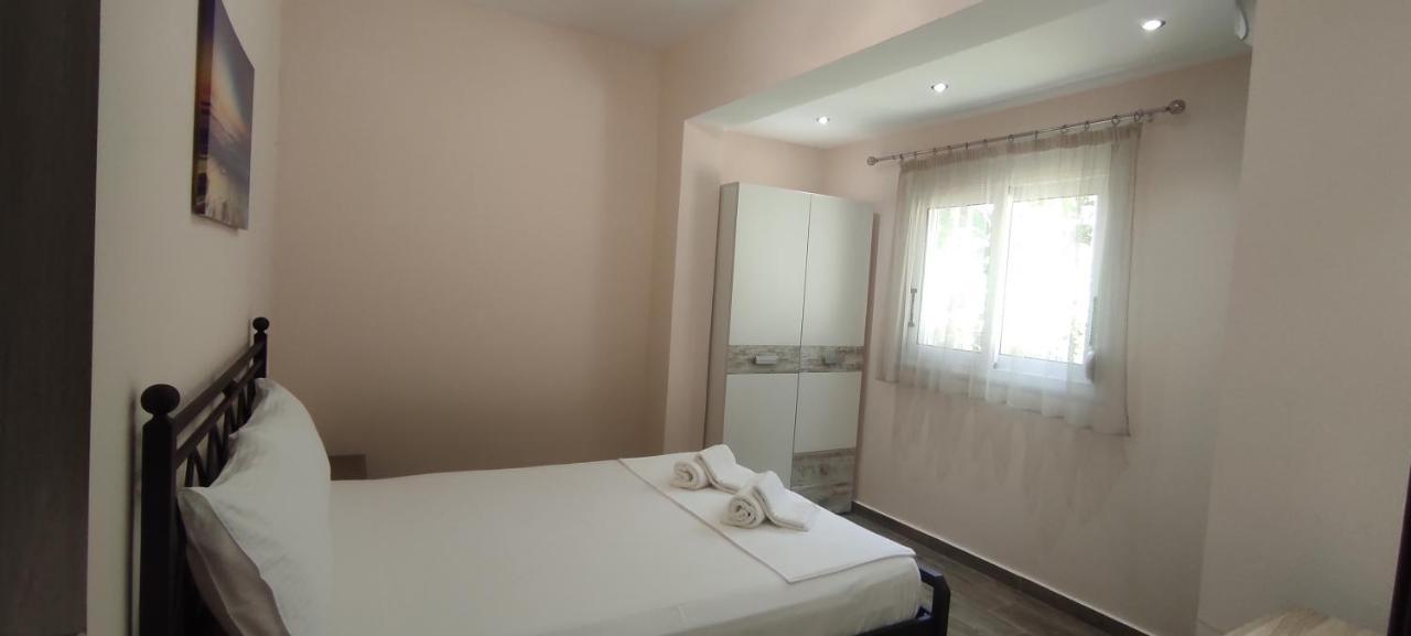 Helios & Elia Family Apartment Liapades Buitenkant foto