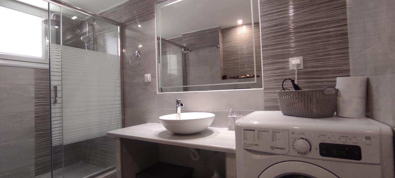 Helios & Elia Family Apartment Liapades Buitenkant foto